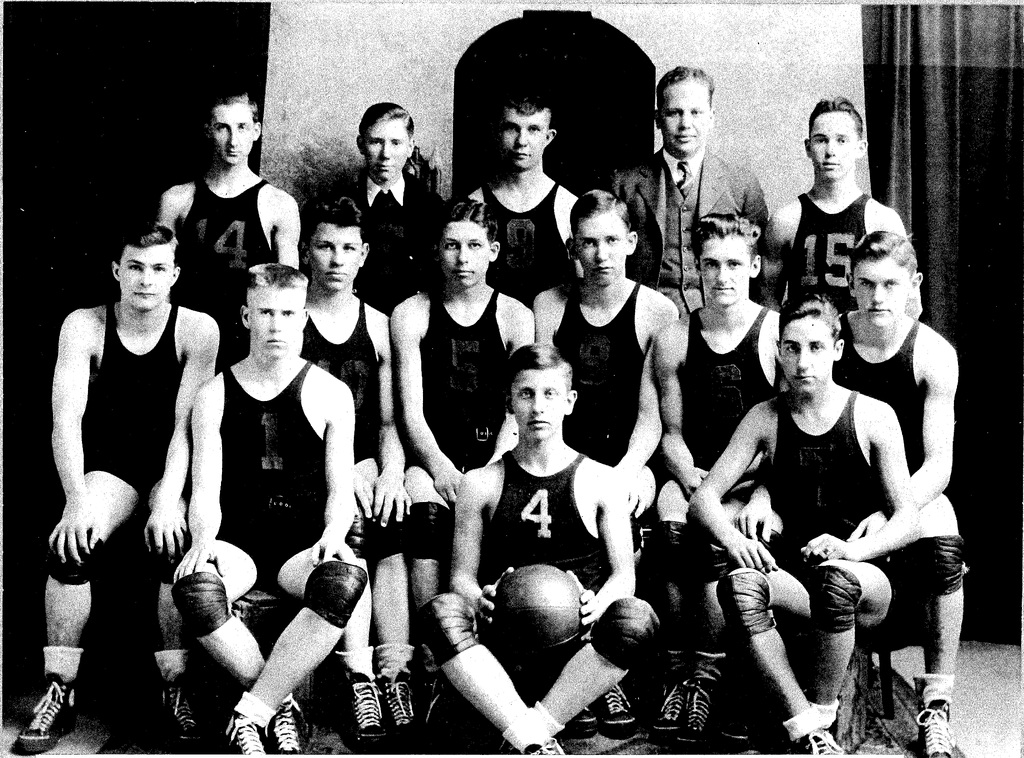 Summitville High School Basketball Team- Goblins, 1932-1933